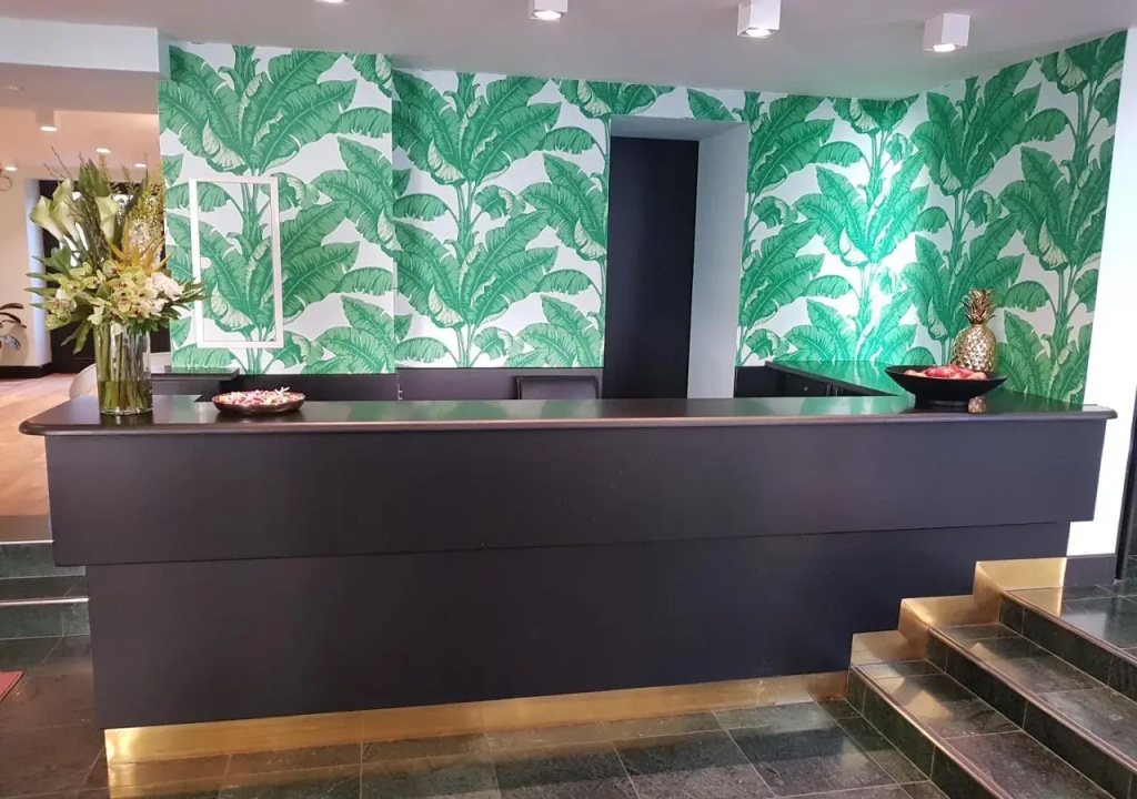 Lobby & Reception