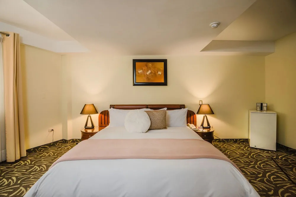 Deluxe Suite