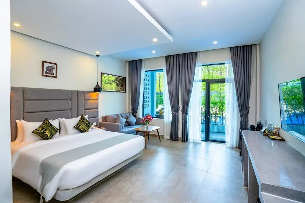 Rainforest Hotel by NSUN — 2