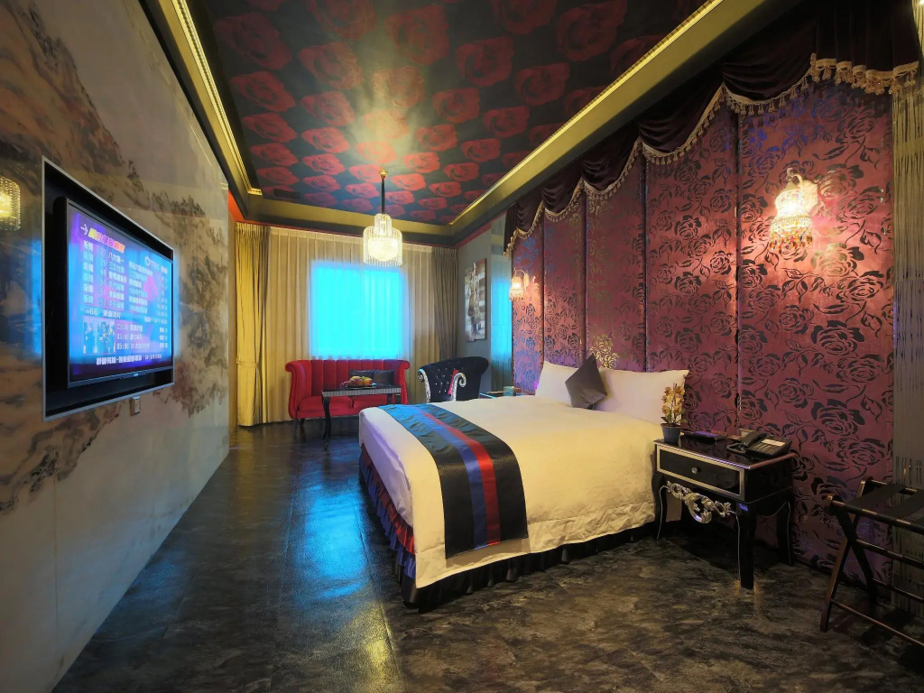 Deluxe Double room (full double bed)