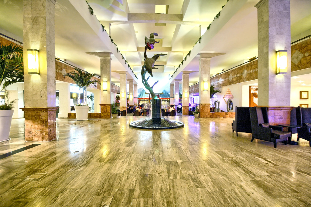 Lobby & Reception