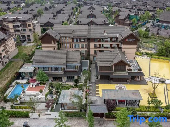 THE  SPRING  VILLA (Dujiangyan Panda Valley) in Chengdu