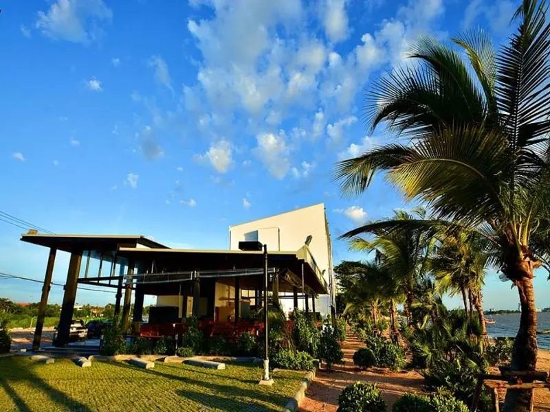 Golden Dragon Beach Resort