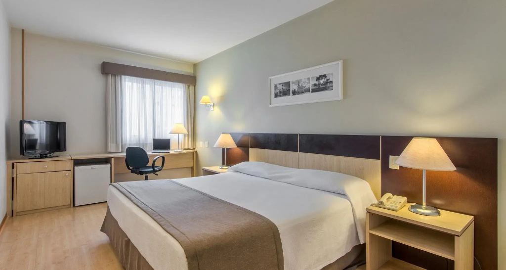 Hotel Euro Suite Curitiba Batel By Nacional Inn - 4