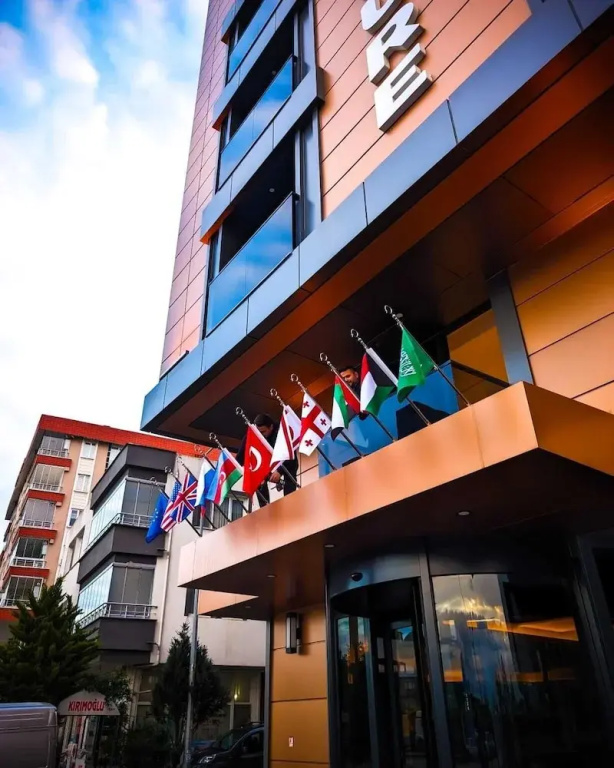 Ayatoure Hotel