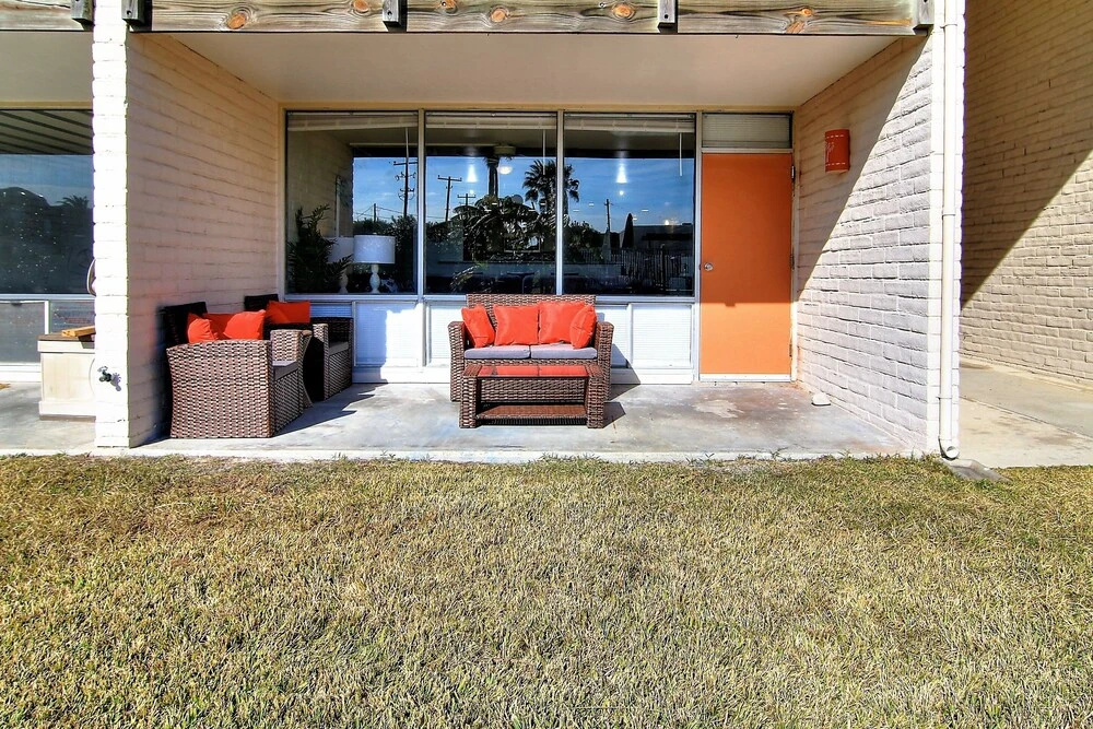 Tropical Haven 2 Bedroom Condo by Redawning