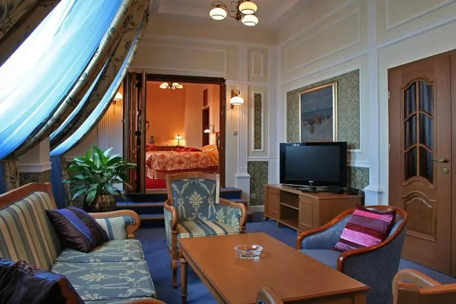 Deluxe Suite