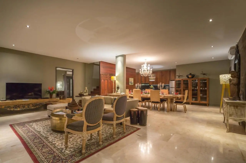 4 Bedrooms Villa