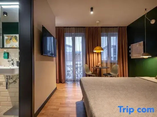 Double Apartment with balcony (full double bed)