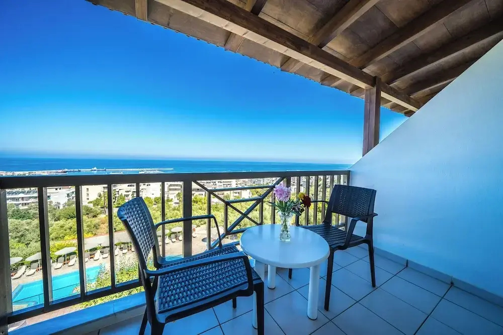 Standard Triple room with balcony and with sea view