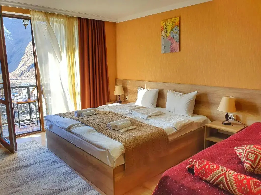 Standard Triple room with balcony