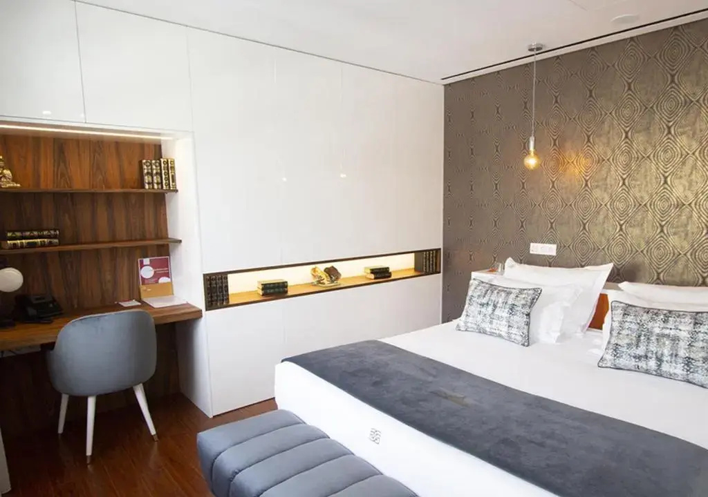 2 Bedrooms Deluxe Apartment