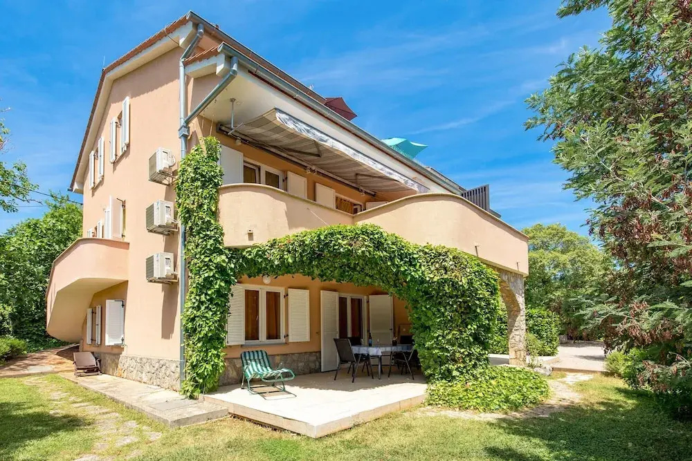 Pool Suite Glavotok at Krk Island