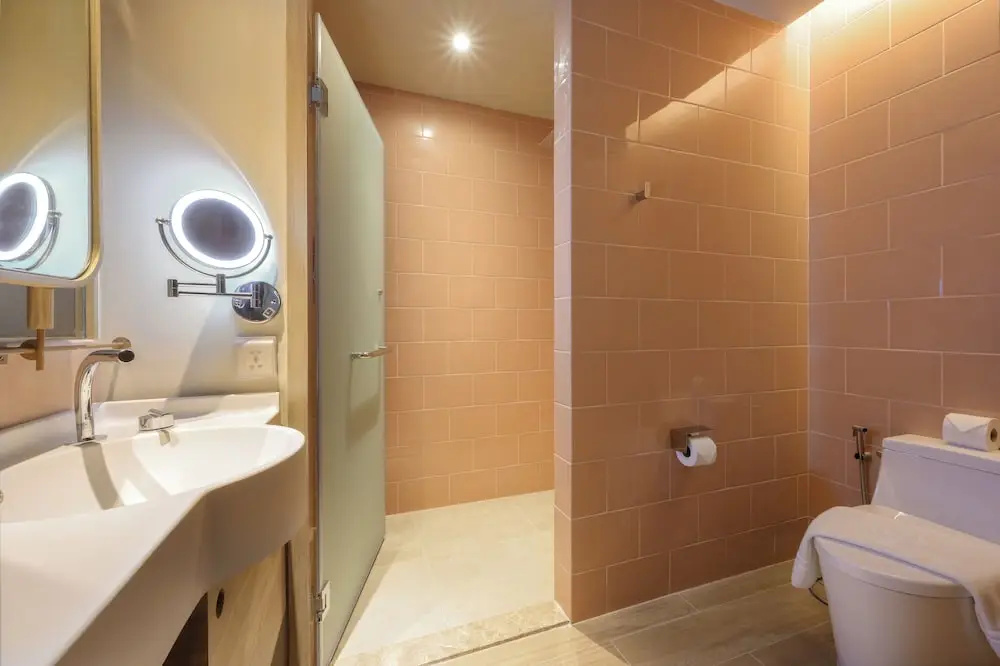 Deluxe Quadruple room with pool view