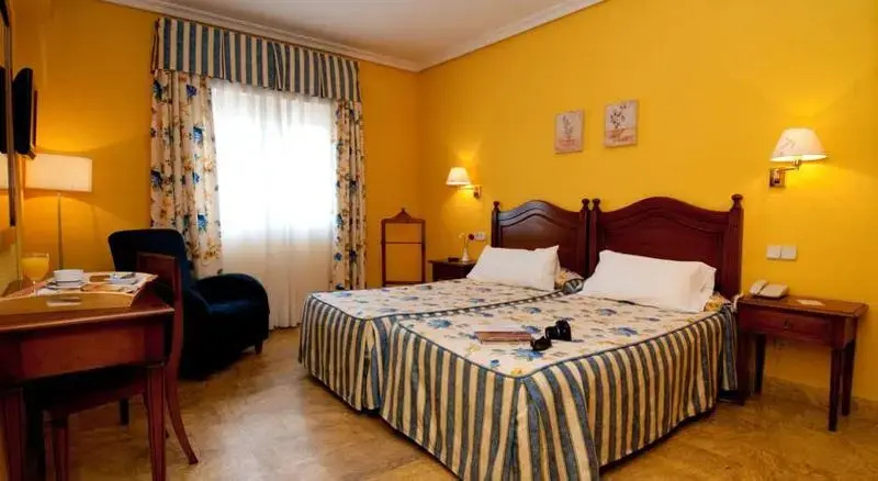 Standard Double room with balcony (full double bed)