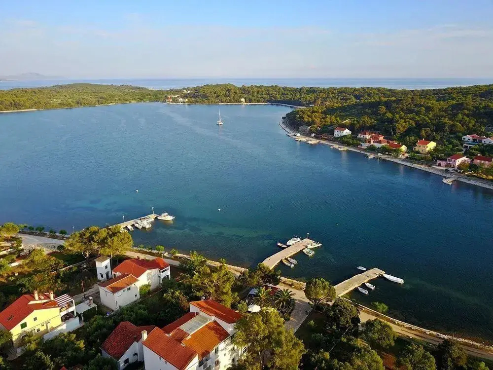 Beach & Waterfront