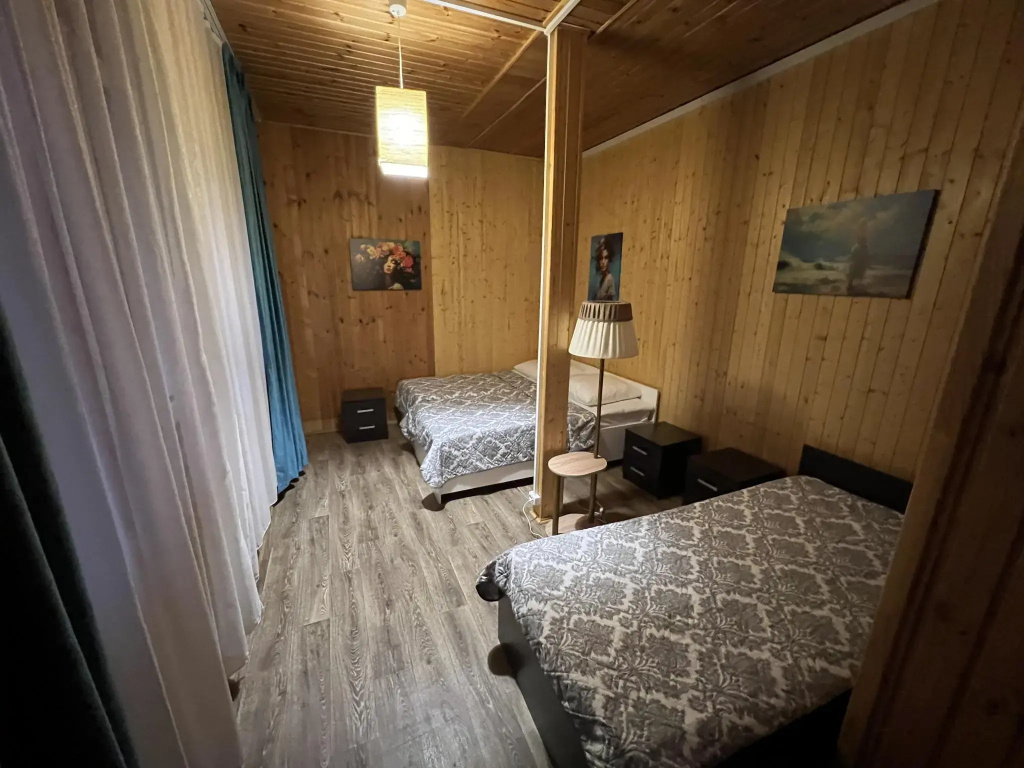 Economy room