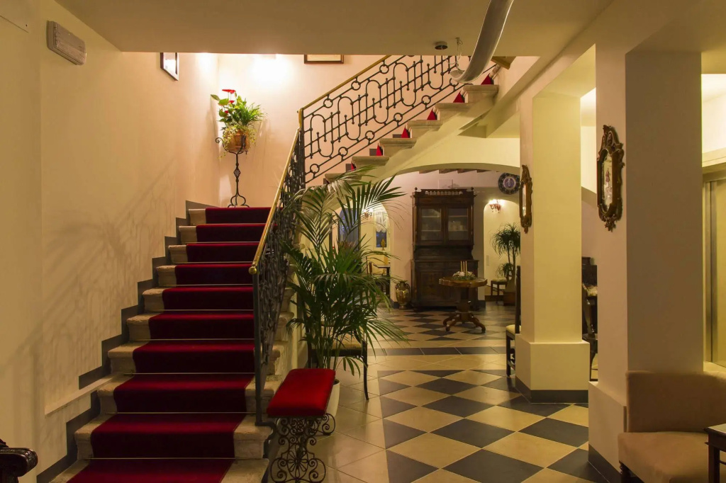 Hotel photo 12