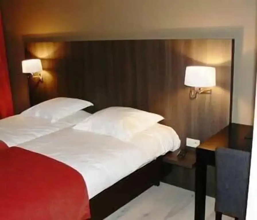 Standard Double room with garden view (full double bed)