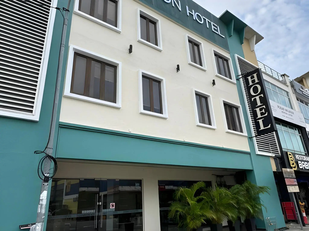 Hotel Zamburger Legenda