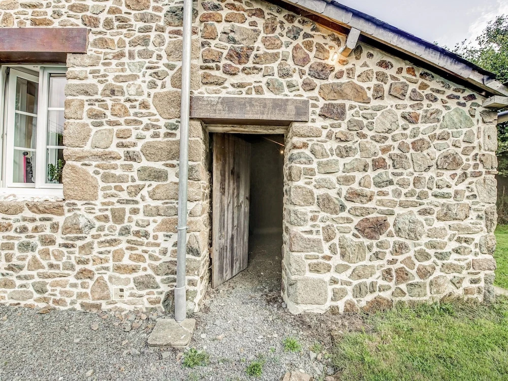 Family Country Cottage in Brainville