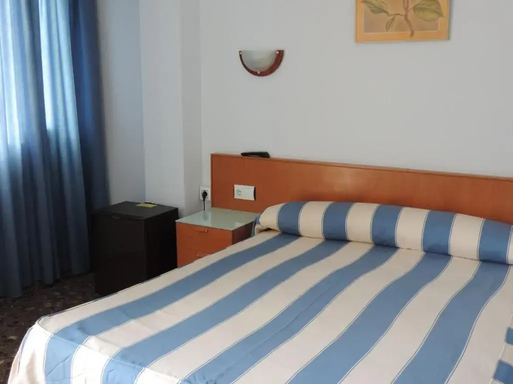 Hotel Costa San Antonio - Chambres