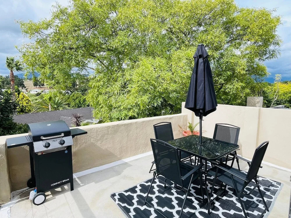 Charming Pet-friendly Apartment in Cape Winelands