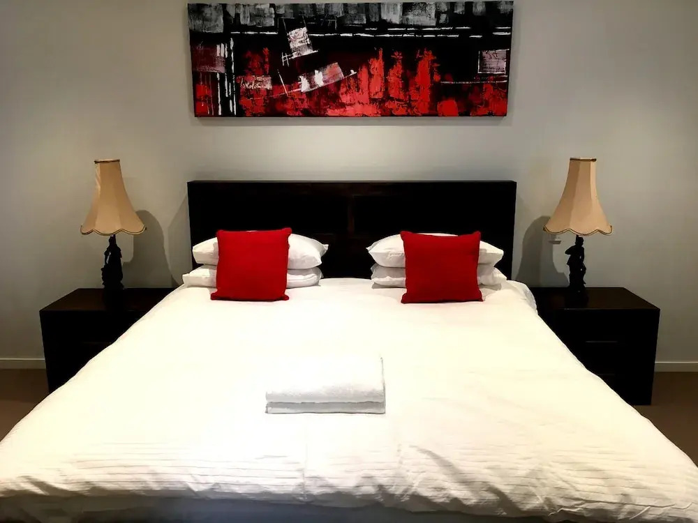 Henrrison Sanctuary Lakes Resort