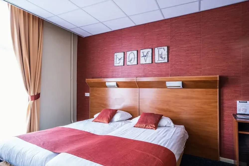 Small Double room (twin beds)