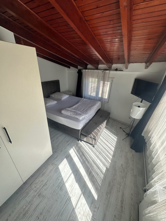 İsthouse — 3