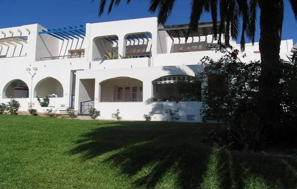 Apt on the Ground Floor, With a Large Terrace, two Bedrooms and Ac