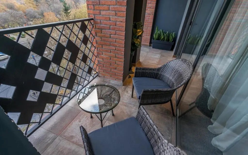 Deluxe Double room with balcony (full double bed)