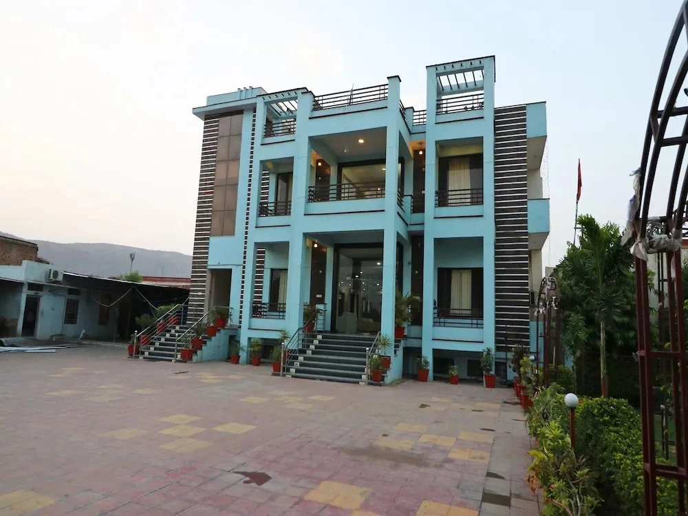 Kanwal Resort by OYO Rooms
