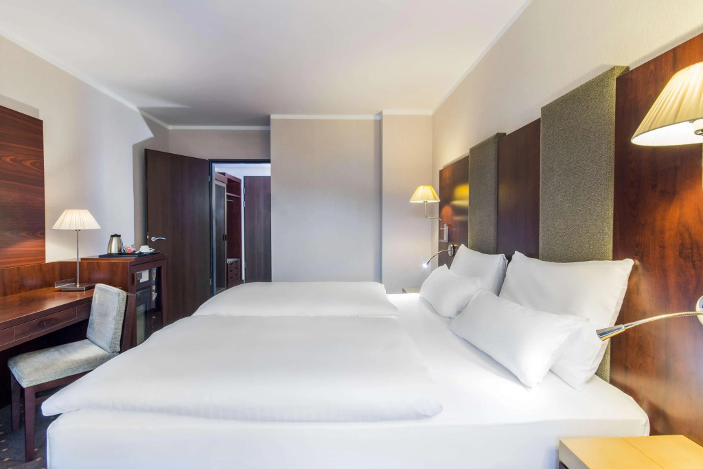 Hotel NH Budapest City by null