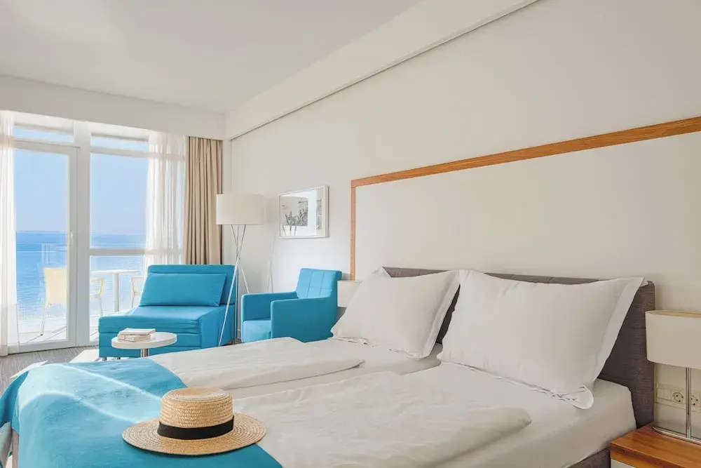 Superior Double room with balcony and with sea view (twin beds)