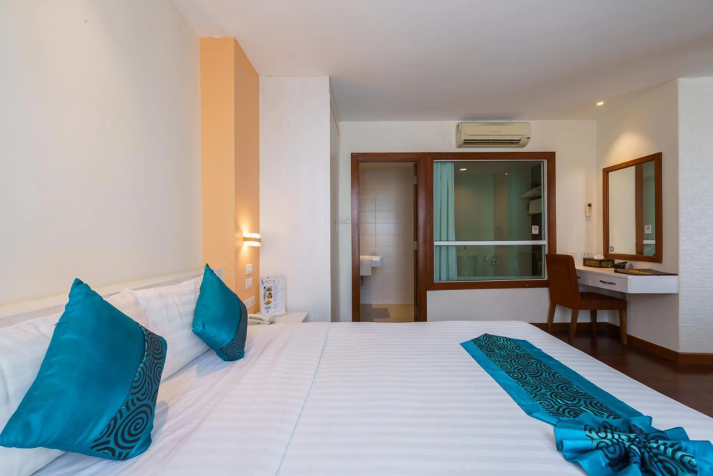 Отель Lantana Resort Hotel Bangkok в Бангкоке