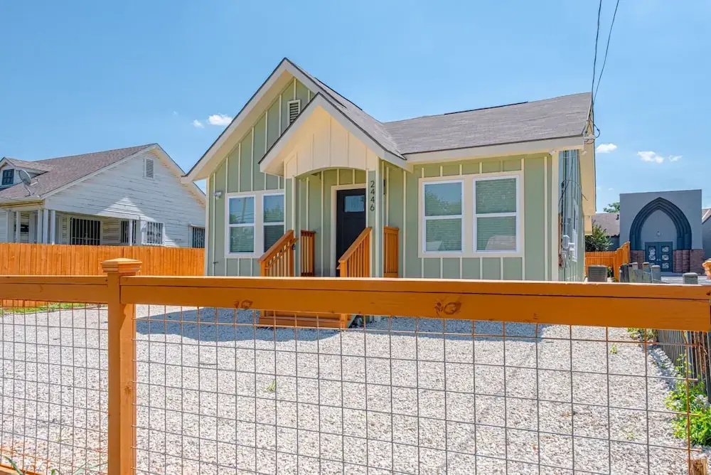 Generous 5BR 3BA Haven Close to Alamo Riverwalk