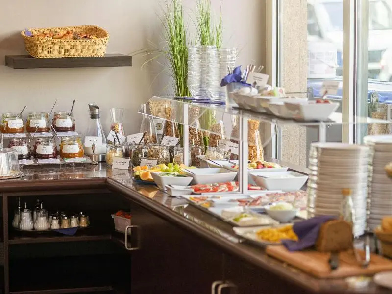Food & Beverage