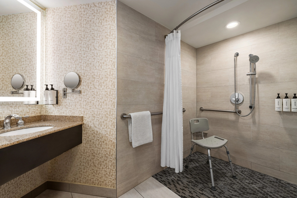 Crowne Plaza Edison by IHG - Général