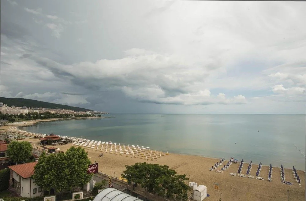 Beach & Waterfront