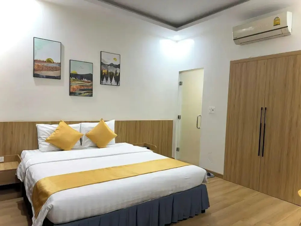 Standard Double room (full double bed)