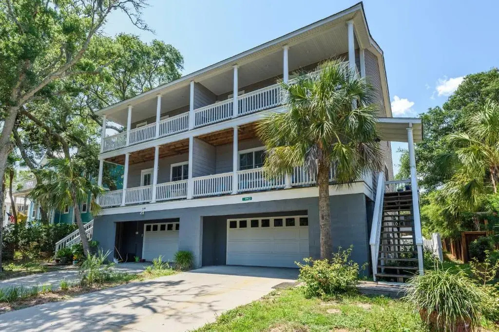 New Listing -114A W Hudson Ave - Open Layout - Close to Everything