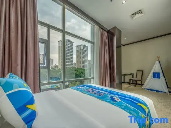 Standard Family room with view