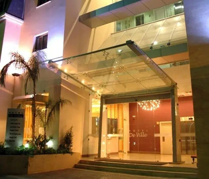 Hotel De Ville