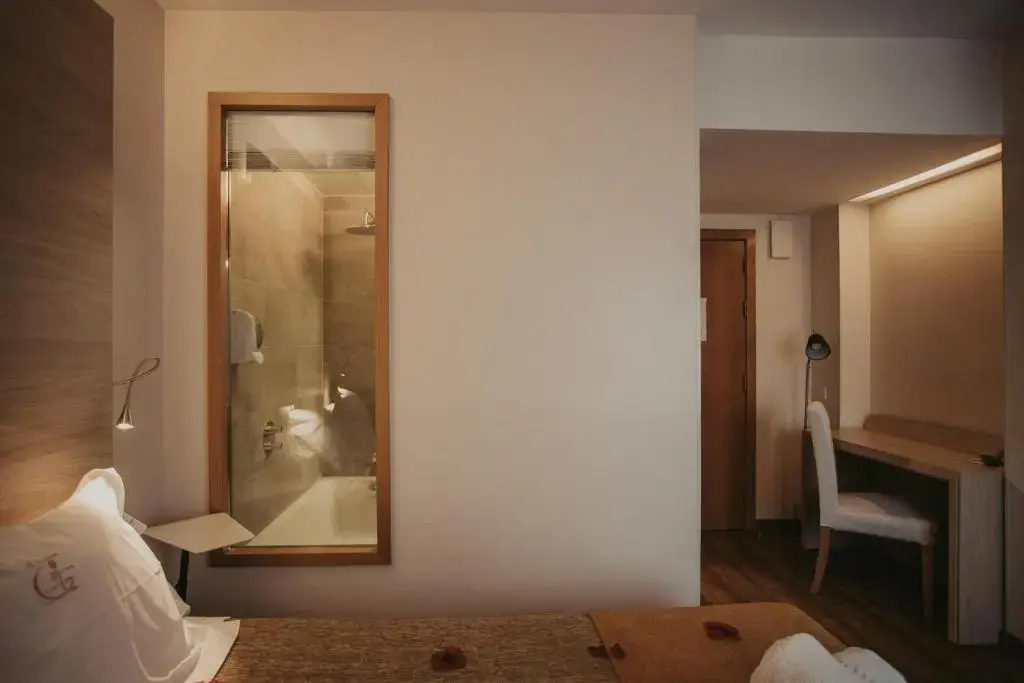 Standard Double room with view (full double bed)