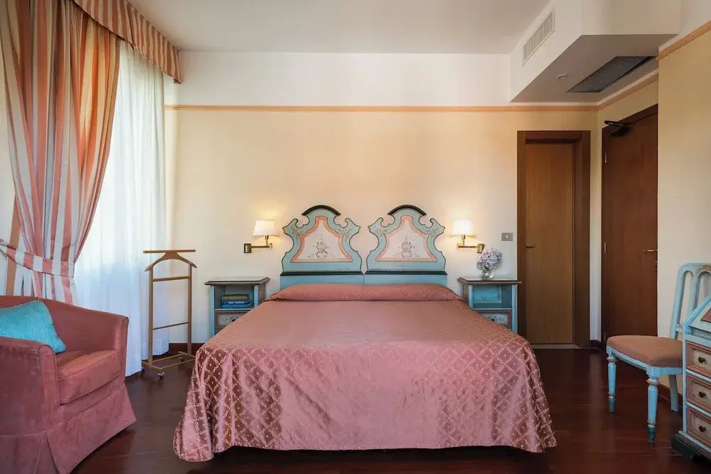 Hotel photo 38