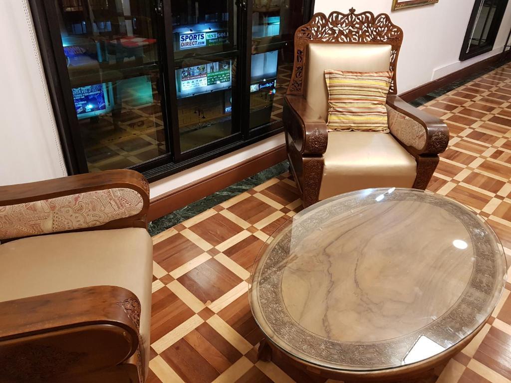 Marina Court Luxury Penthouse