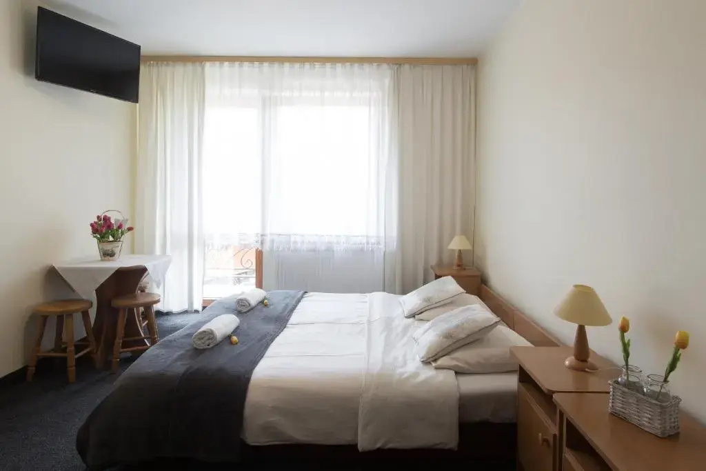 Standard Triple room with balcony and with mountain view