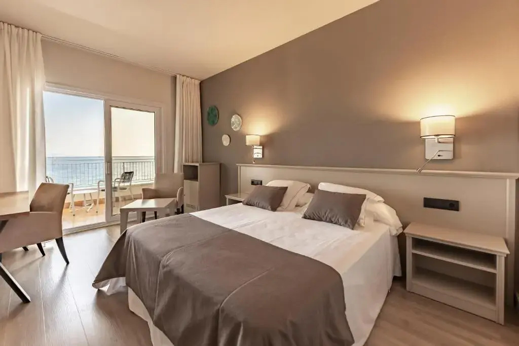 Standard Double room with sea view full double bed