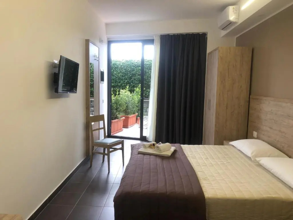 Superior Double room (full double bed)